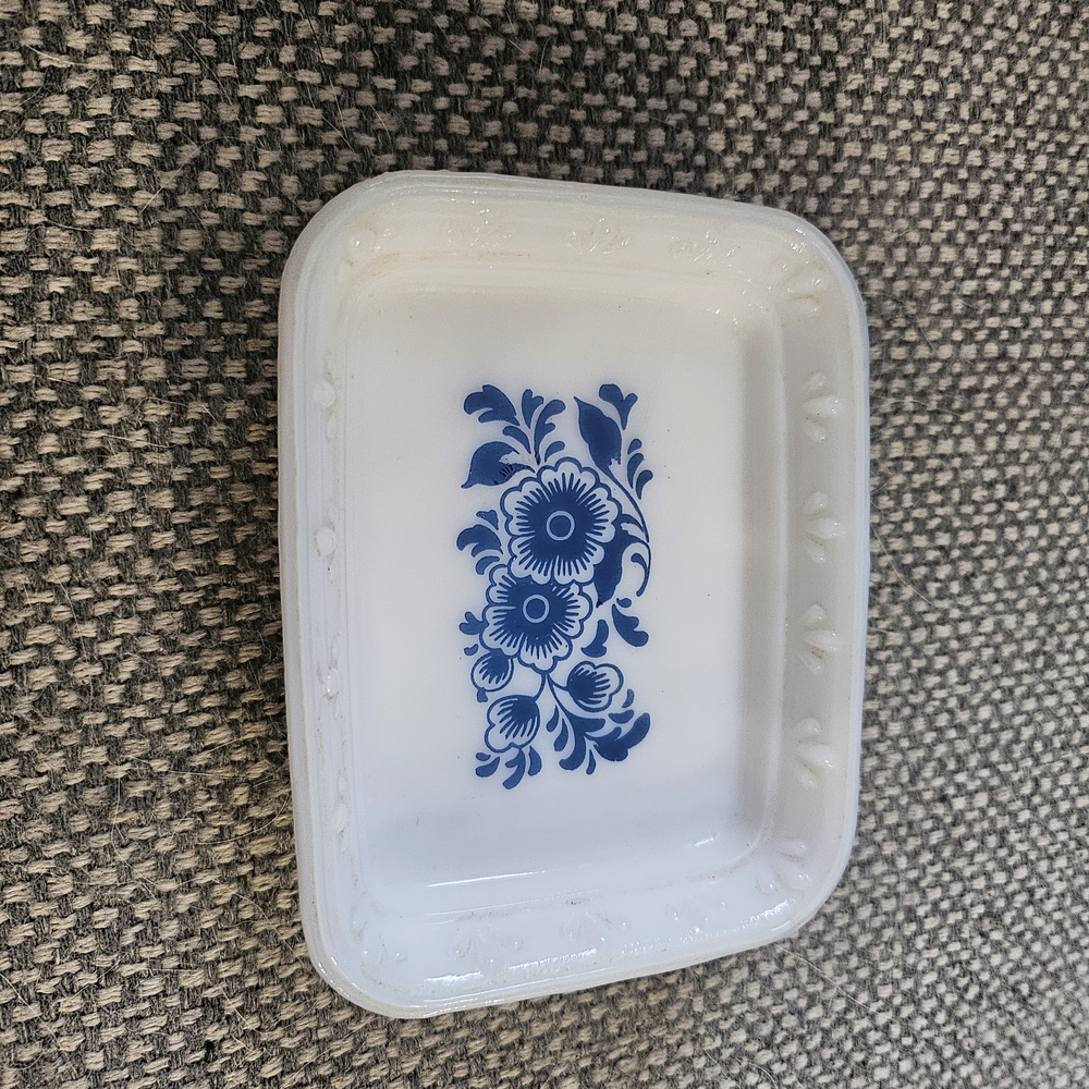 Vintage Avon Soap Dish : Blue And White